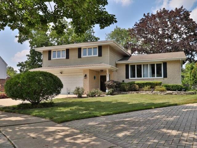 House for sale in Arlington Heights