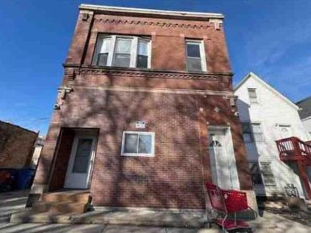 House for sale in Chicago, Illinois