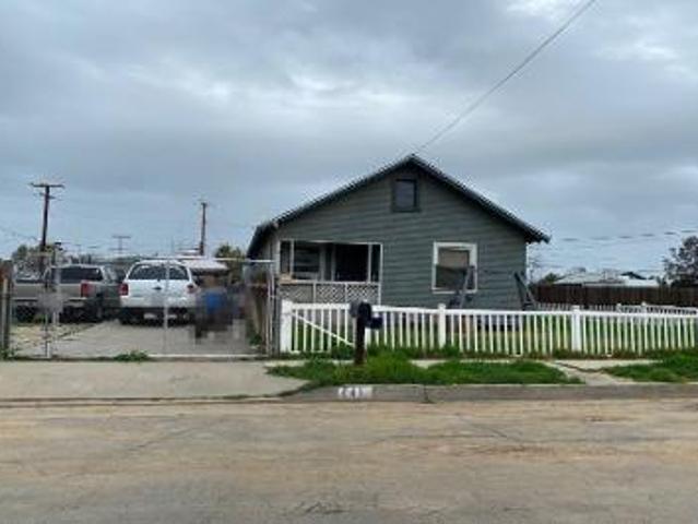 House for sale in Tulare House for sale in Tulare