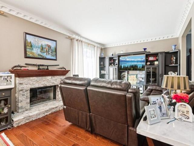 House for sale in Round Lake