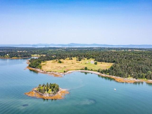 House for sale in North Haven, Maine
