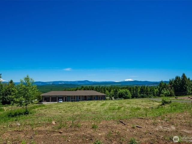 Land for sale in Castle Rock, Washington