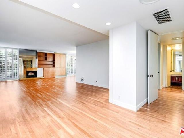 Condo for sale in Beverly Hills, California