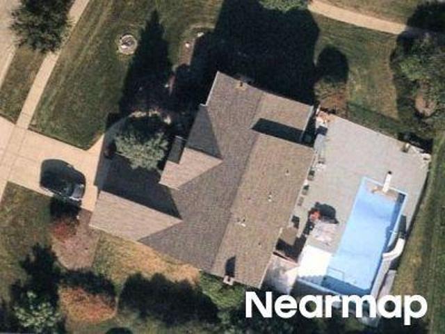 House for sale in Shorewood