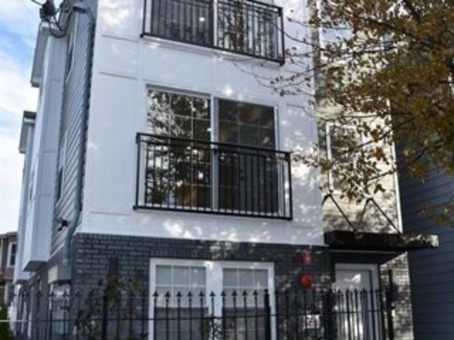 House for sale in Newark, Essex County