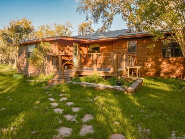 House for sale in Utopia, Texas