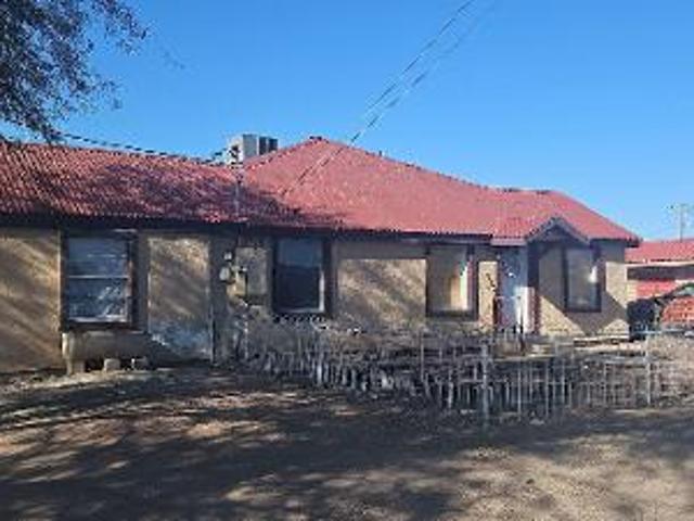 House for sale in Safford