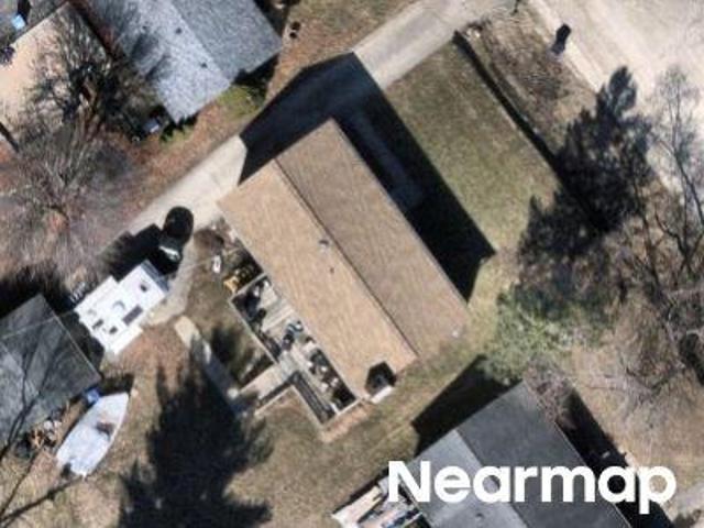 House for sale in Mchenry, Illinois
