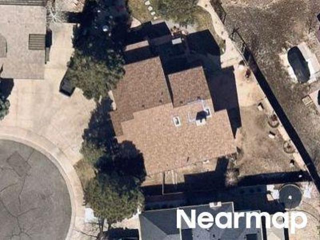 House for sale in Aurora