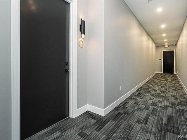 Condo for sale in Royal Oak
