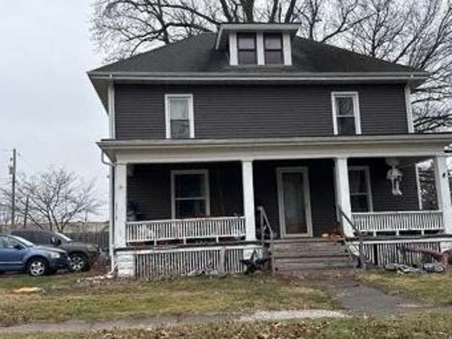 House for sale in Taylorville, Illinois