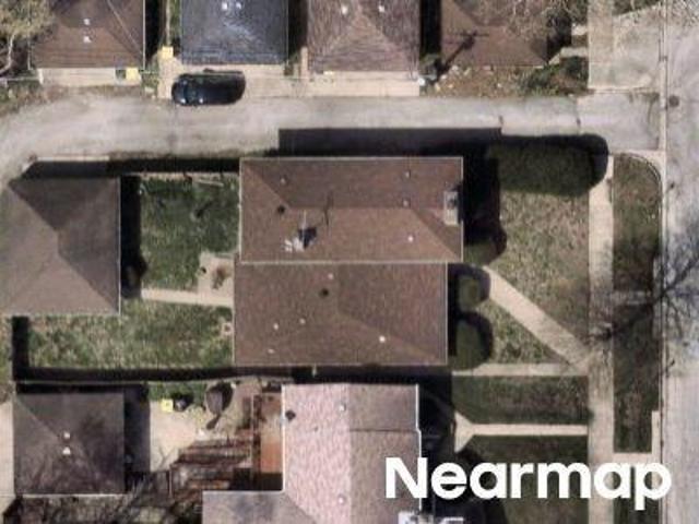 House for sale in Riverdale