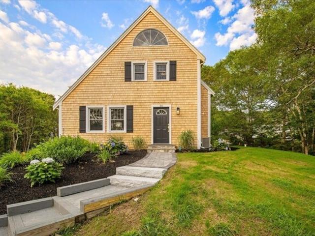 House for sale in Dennis