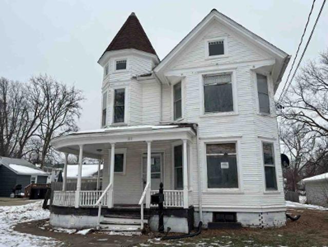 House for sale in Cambridge, Illinois