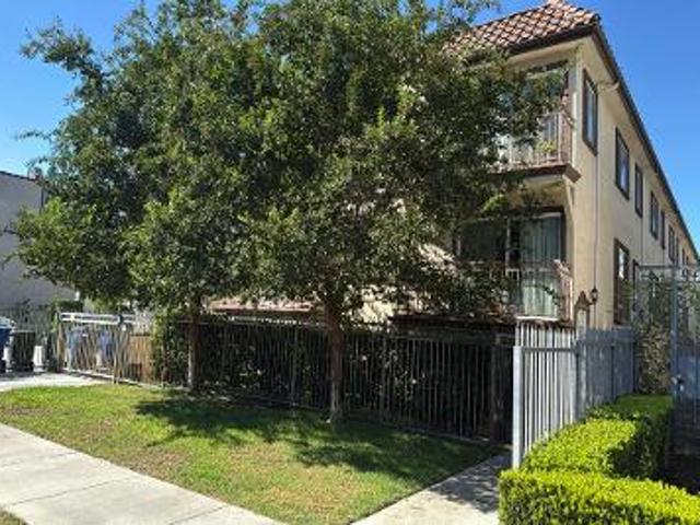 Condo for sale in Windsor Square, Los Angeles
