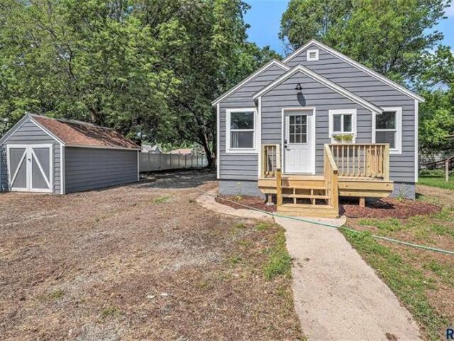 House for sale in Freeman