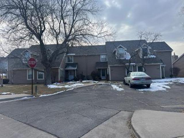 House for sale in Aurora