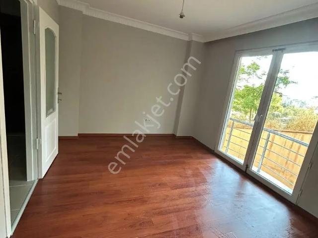 Ataşehir, İstanbul içerisinde kiralık mülk
