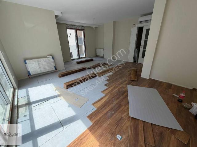 Kadiköy, İstanbul içerisinde kiralık mülk