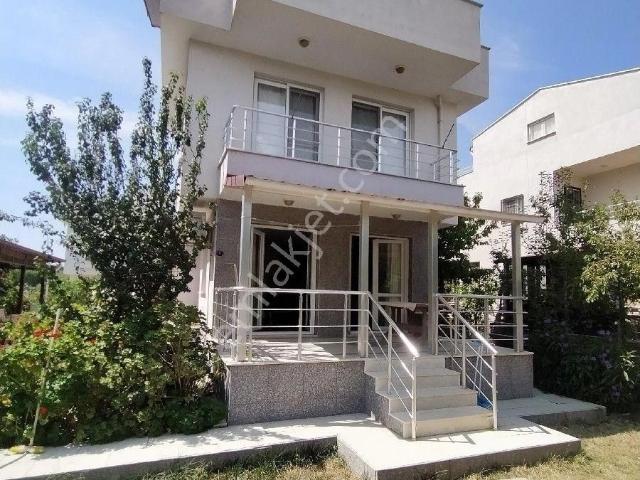Dikili, Salihler Mahallesi içerisinde kiralık Villa