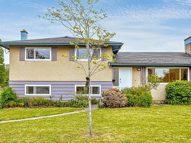 House for sale in Saanich, British Columbia