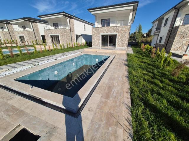 Edremit, Balikesir içerisinde satılık Villa