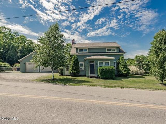 House for sale in Fort Johnson