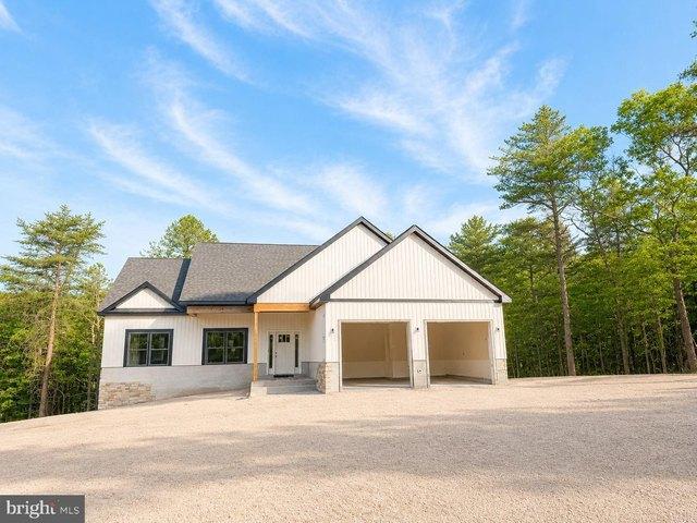 House for sale in Hedgesville, West Virginia