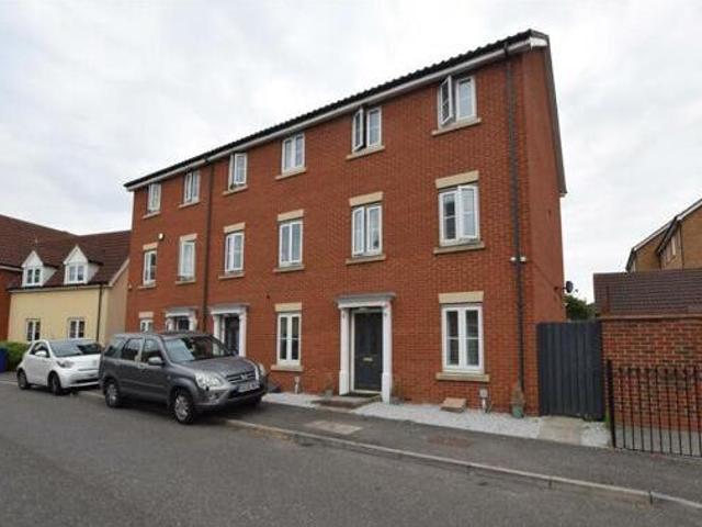 House for sale in Badgers Dene, Grays