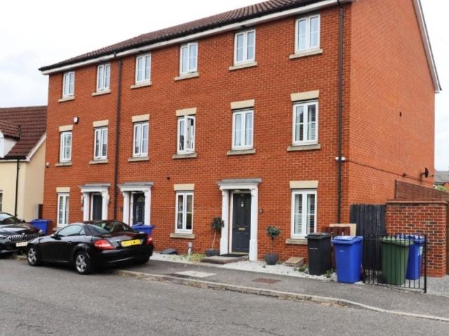 House for rent in Badgers Dene, Grays
