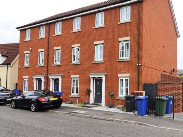 House for rent in Badgers Dene, Grays