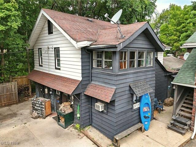 House for sale in Cuyahoga Falls