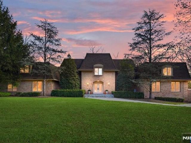 House for sale in Franklin Lakes, New Jersey