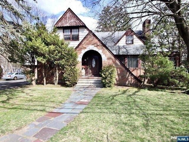 House for sale in Fair Lawn