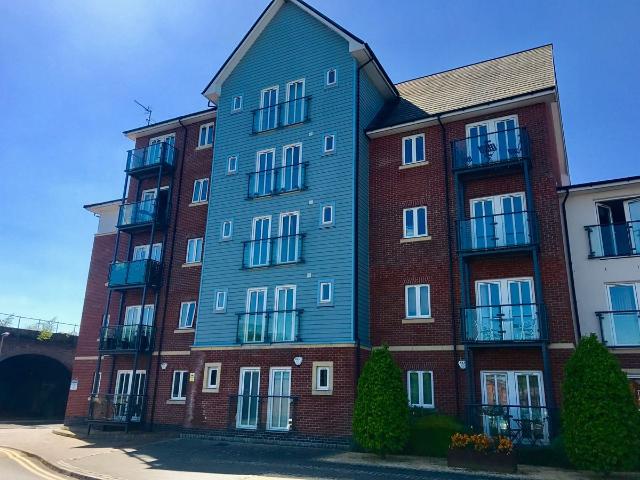 Apartment for rent in Hough Green, Two Mills
