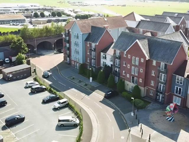 Apartment for rent in Hough Green, Two Mills
