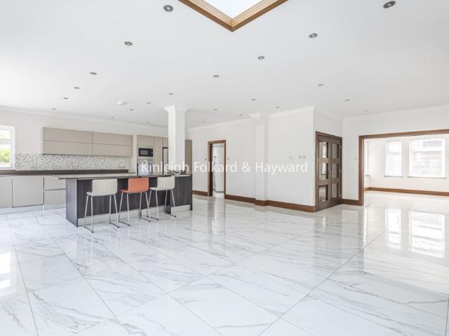 House for rent in West Finchley, Greater London