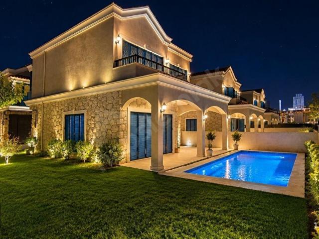 Kuşadasi, Aydin içerisinde satılık Villa