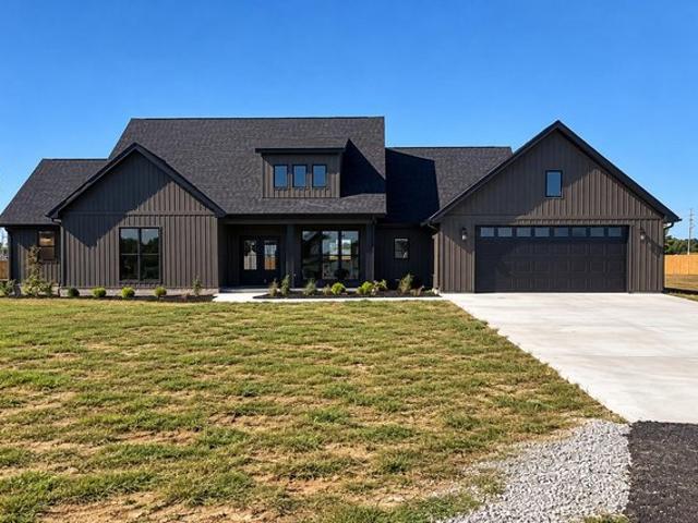 House for sale in Mayfield, Graves County