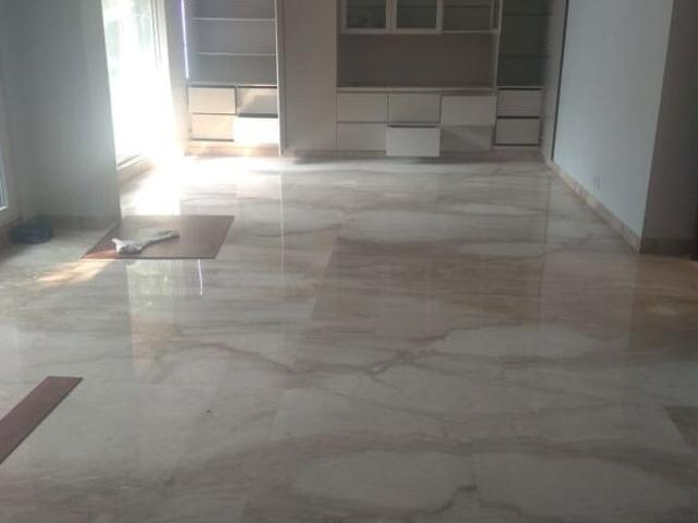 Property for rent in Deri