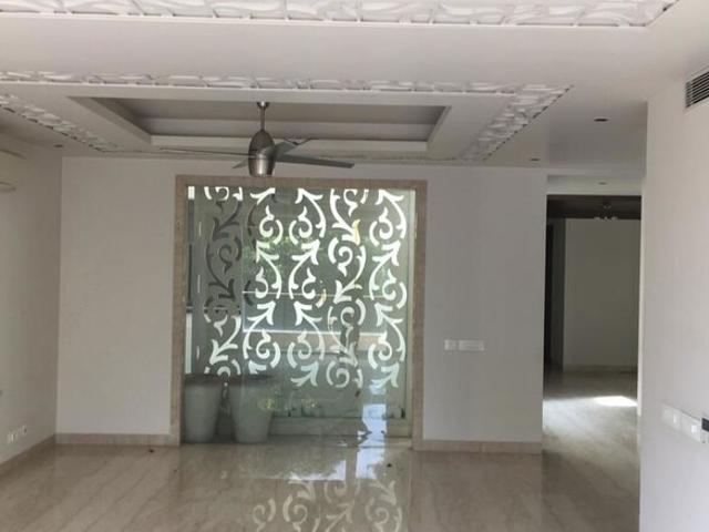 Property for rent in Deri