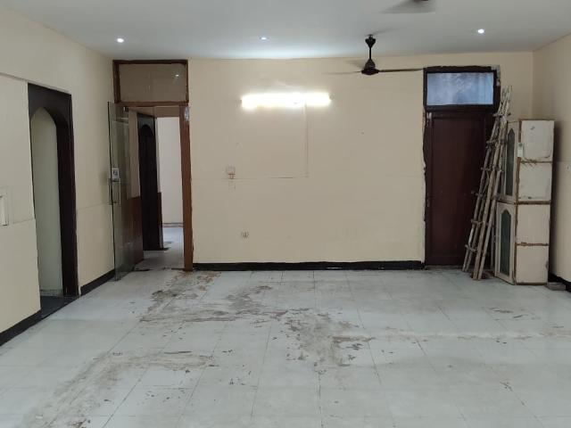 Property for rent in Deri