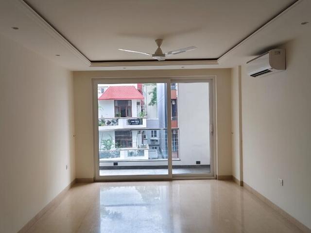 Property for rent in Deri