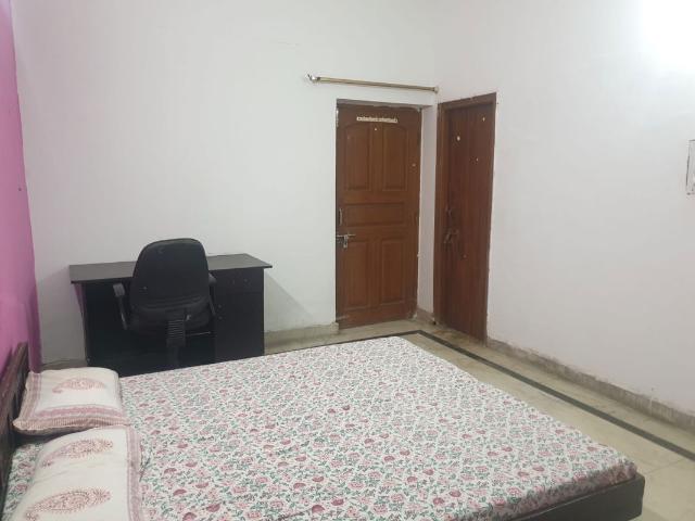 Property for rent in Deri