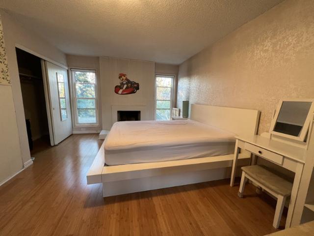 Room for rent in University Park, Irvine