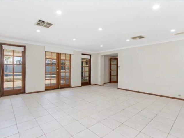 Room for rent in Safety Bay, Western Australia