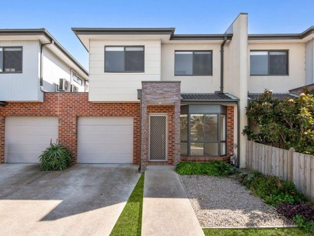 Townhouse for rent in Camerons Creek, Victoria