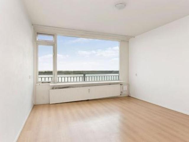 Landhuis te huur in Alphen Aan Den Rijn, Edelstenenbuurt