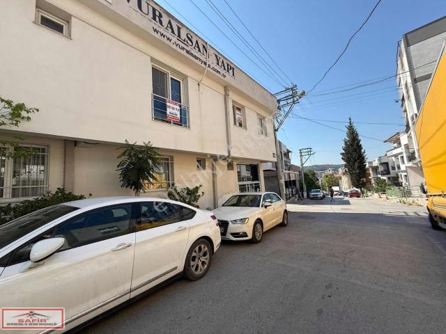 Buca, İzmir içerisinde kiralık mülk