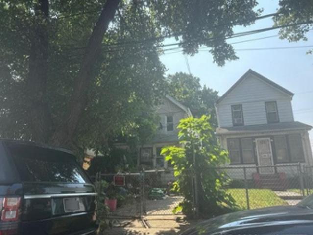 House for sale in Queens, Arverne